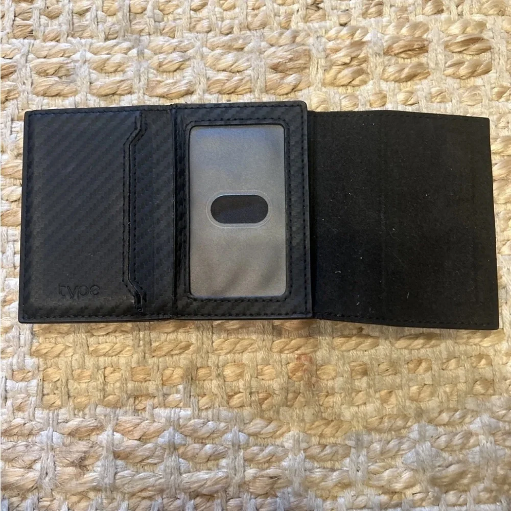 Type Black Carbon Fiber Money Clip Sleek Design-Air tag wallet